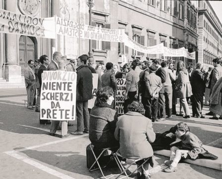 Copertina di Divorzio in 6 mesi o un anno. E i cattolici vanno alla guerra