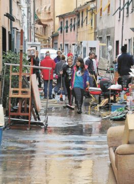 Mentre  la Liguria affogava  la Paita era in giro per comizi
