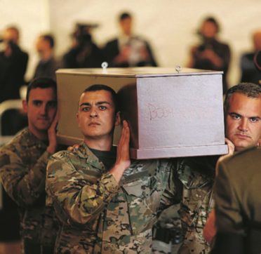 Funerali a Malta, gli “ospiti” neri restano fuori