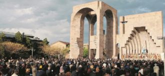 Copertina di L’Armenia ricorda cent’anni di genocidio senza governo italiano