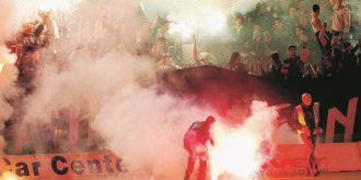 Copertina di Uefa come la Troika: “Fuori la Grecia”