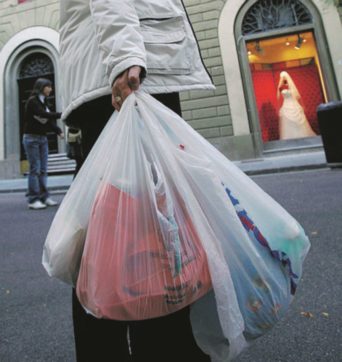 Copertina di Il nostro semestre europeo? Meno buste di plastica