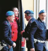 Copertina di “Valigie piene di soldi  per truccare le partite”