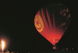 Copertina di Doppia Tunisia: feste e balli sull’orlo dell’abisso del Califfato