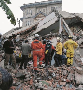 Gli aiuti ai nepalesi tra annunci e realtà