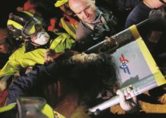 Copertina di Morti e villaggi in briciole, il Nepal ha smesso di sorridere