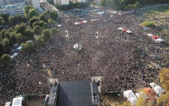 Copertina di Non solo concerto, l’urlo di Taranto si riprende la piazza