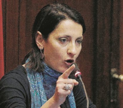 “Zoccola” in aula si può dire