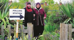 Copertina di Hassan, il cacciatore di voti nella Londra meticcia