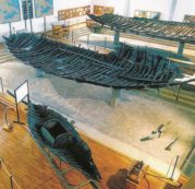 Copertina di Antiche navi ancora in alto mare