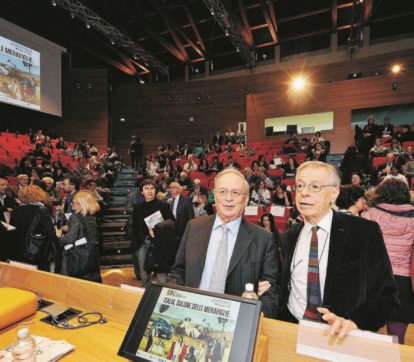 Copertina di Salone del Libro,  la parata  dei politici di carta