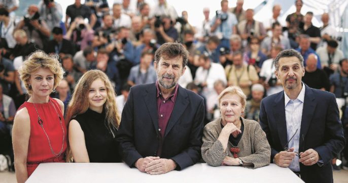 Copertina di Cannes, la morte ti fa bella e Nanni fa piangere di gioia