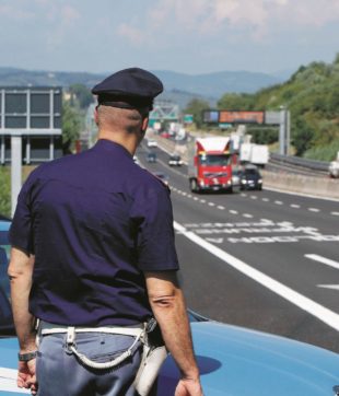 Copertina di “Autovelox per fare cassa”  Viterbo, indagato il prefetto