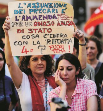 Copertina di Scuola, 5 x mille stralciato Renzi ascolta solo  gli amici