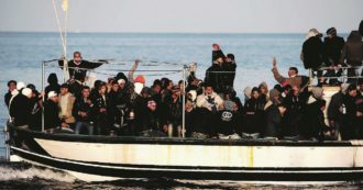 Copertina di Noi, gli indifferenti con la memoria corta