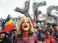 Copertina di Gayness, il faro di Dublino valanga di sì alle nozze omosex