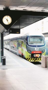 Copertina di Ferrovie nord rivela:  al legale di Maroni lavori da 150 mila euro