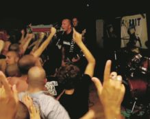 Copertina di “Nazirock non si può dire”: al picchiatore 15 mila euro