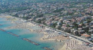 Copertina di Formia resta casalese: “Nessuno vuole vivere nelle case tolte ai boss”