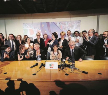 Dalla foto di gruppo del 41% a Guerini e Orfini scudi umani