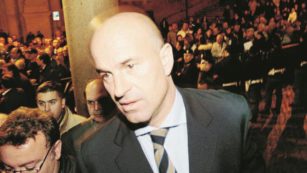 Copertina di L’affare dei migranti in Sicilia travolge la supercoop di Cl