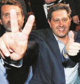 Copertina di Festa disco-dance per Toti, con ex fan del Pd