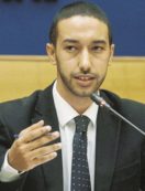 Copertina di Il Parlamento indaga su Mineo Muro del Pd sul sottosegretario