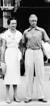 Bombe nazi su Londra e il duca di Windsor godeva