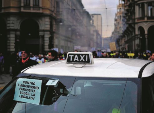 Copertina di Il giudice spegne UberPop in tutta Italia