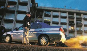 Copertina di “Assegnate senza requisiti 4  case  comunali su 10”