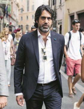 E in Italia invece se li tengono (quasi) tutti in tasca, dal Pd a Fi