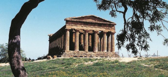 Valle dei Templi, il pm sfida abusivi e sindaco