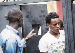 Copertina di Roma, forzati in tenda per aggirare i trattati Ue