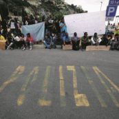 Copertina di Ventimiglia, in 40 bloccano il confine