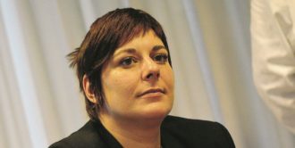 Copertina di Lo Stato faccia  ciò per cui lo pago: aiuti gli stranieri