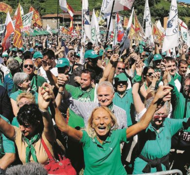 Benvenuti “terùn”. La nuova Pontida secondo Salvini