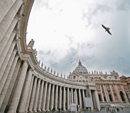 “Dai, inganniamo Bergoglio su quei milioni della sanità”