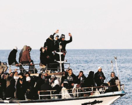 Sparatoria al largo della Libia La denuncia di un profugo S’indaga per tentato omicidio