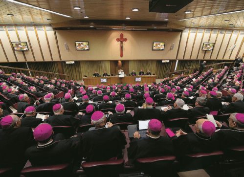 La Chiesa di Francesco apre ai divorziati e (un po’) ai gay