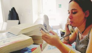 Copertina di Telecom-Tim, attenti all’aumento.   Nella bolletta lo choc del canone