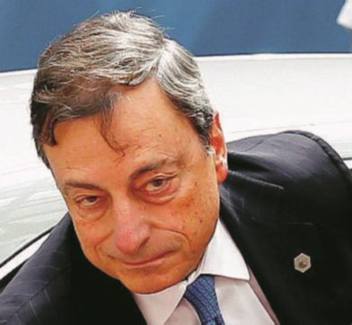 Copertina di Tutti appesi (di nuovo) a Draghi