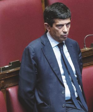 Non bastava il Rolex regalato al figlio, ora Lupi è indagato