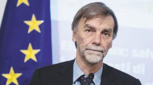 Copertina di Dai giornali ai protagonisti: tutti si aggiustano la realtà