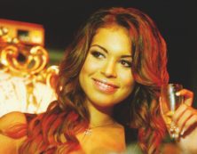 Copertina di Soldi, borse, video e ricatti: “Finiamo tutti nella merda”