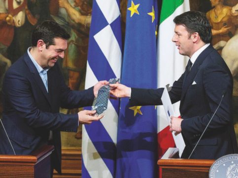 Copertina di Dalla Mogherini ad Atene, il flop  europeo di Renzi