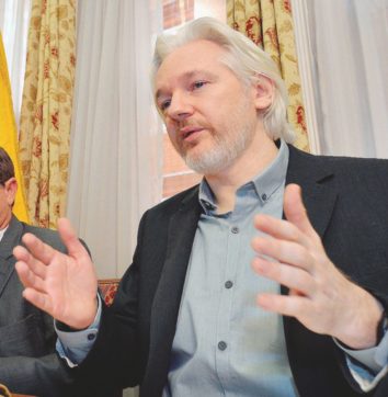 Hollande chiude la porta: Assange non ti vogliamo