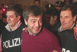 Copertina di Così presero il controllo “Chi ospita latitanti può non pagare il gas”