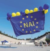 Copertina di Cade il governo, nuovi aiuti e si tratta ancora