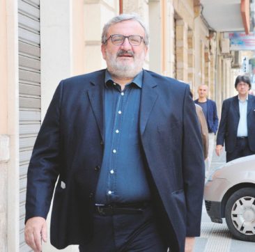 Emiliano chiama,  i 5Stelle rifiutano: “Atto di violenza”