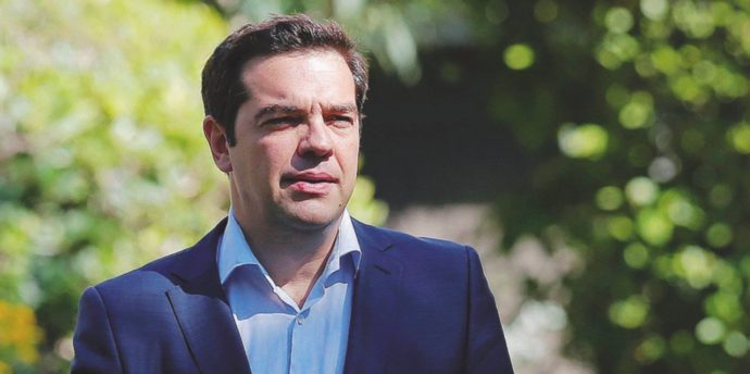 Copertina di Tsipras sacrifica  il nemico dell’Ue: Varoufakis lascia